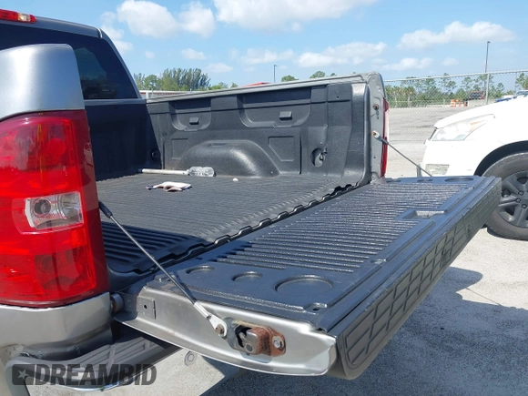 2013 Chevrolet Silverado 1500 LT with VIN 3GCPCSE01DG206827, listed as a IAAI auction lot 41976945 with 213,940 mi miles and . Bid and sale history available at DreamBid. Image 18.
