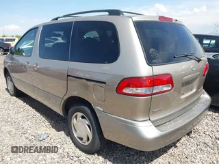 2002 Toyota Sienna LE with VIN 4T3ZF13CX2U500604, listed as a IAAI auction lot 41959768 with 139,668 mi miles. Bid and sale history available at carsss.com. Image 3.