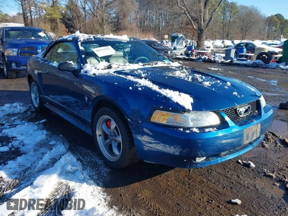 2000 Ford Mustang with VIN 1FAFP4449YF255044, listed as a IAAI auction lot 41534325 with 116,614 mi miles. Bid and sale history available at carsss.com. Image 1.