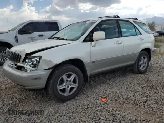 2002 Lexus RX 300 with VIN JTJGF10U620139619, listed as a Copart auction lot 71085684 with 218,040 mi miles and Salvage Title. Bid and sale history available at carsss.com. Image 1.