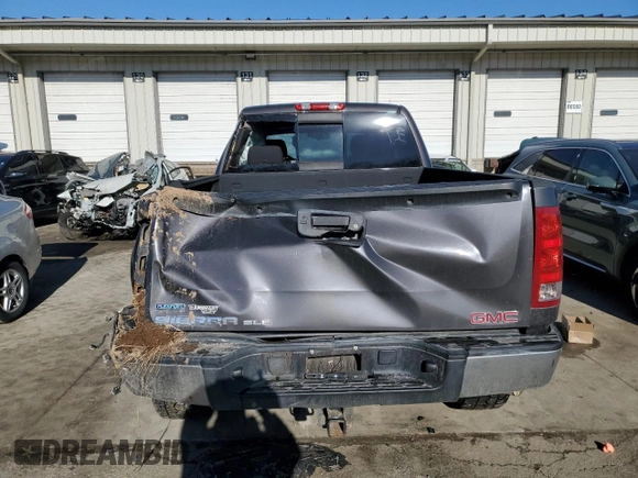 2010 GMC Sierra 1500 SLE z VIN 1GTSKVE38AZ178237, wystawiony jako Copart lot #45351635 z przebiegiem 148 907 mil mil oraz Szkoda całkowita • Salvage title. Historia ofert i sprzedaży dostępna na DreamBid. Obrazek 6.