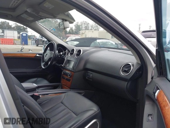 2008 Mercedes-Benz M 350 z VIN 4JGBB86E68A362923, wystawiony jako IAAI lot #42190609 z przebiegiem 131 792 mil mil oraz . Historia ofert i sprzedaży dostępna na DreamBid. Obrazek 5.
