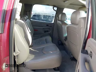 2006 GMC Yukon XL SLT with VIN 1GKFK16Z16J174957, listed as a IAAI auction lot 41668757 with 203,849 mi miles. Bid and sale history available at carsss.com. Image 8.