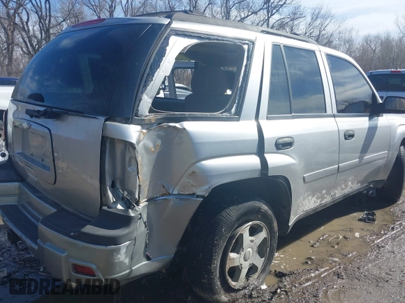 2006 Chevrolet TrailBlazer with VIN 1GNDT13S162124181, listed as a IAAI auction lot 41606926 with 200,785 mi miles and . Bid and sale history available at DreamBid. Image 18.