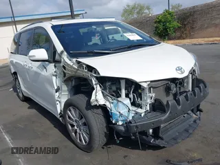 2017 Toyota Sienna XLE Auto Access Seat with VIN 5TDYZ3DC5HS826348, listed as a IAAI auction lot 42083865 with 81,439 mi miles. Bid and sale history available at carsss.com. Image 1.