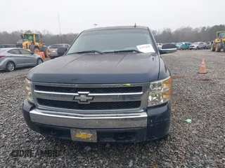 2007 Chevrolet Silverado 1500 LT w/1LT with VIN 2GCEC19C971650265, listed as a IAAI auction lot 41572601 with 240,251 mi miles. Bid and sale history available at carsss.com. Image 13.