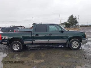 2003 Chevrolet Silverado 1500HD LS z VIN 1GCGK13U33F209456, wystawiony jako IAAI lot #41319790 z przebiegiem 230 974 mil mil oraz . Historia ofert i sprzedaży dostępna na DreamBid. Obrazek 14.