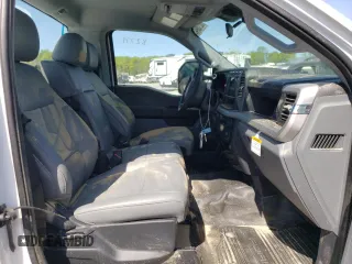 2024 Ford F-250 XL z VIN 1FTBF2BAXRED42774, wystawiony jako Copart lot #52189435 z przebiegiem Nie podano mil oraz Szkody całkowita. Historia ofert i sprzedaży dostępna na DreamBid. Obrazek 7.