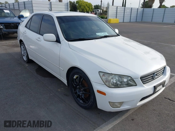 2001 Lexus IS with VIN JTHBD182610006684, listed as a IAAI auction lot 42046945 with 318,600 mi miles. Bid and sale history available at carsss.com. Image 1.