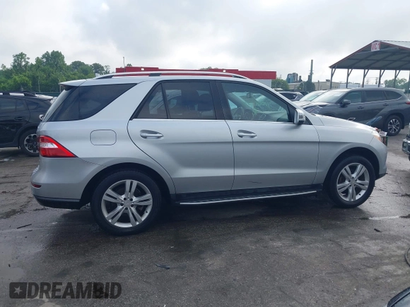 2013 Mercedes-Benz M 350 with VIN 4JGDA5HB4DA166924, listed as a IAAI auction lot 42370011 with 120,648 mi miles and . Bid and sale history available at DreamBid. Image 14.
