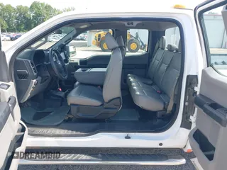 2015 Ford F-150 XLT z VIN 1FTEX1EP5FKD38178, wystawiony jako IAAI lot #42215342 z przebiegiem 216 447 mil mil oraz . Historia ofert i sprzedaży dostępna na DreamBid. Obrazek 19.