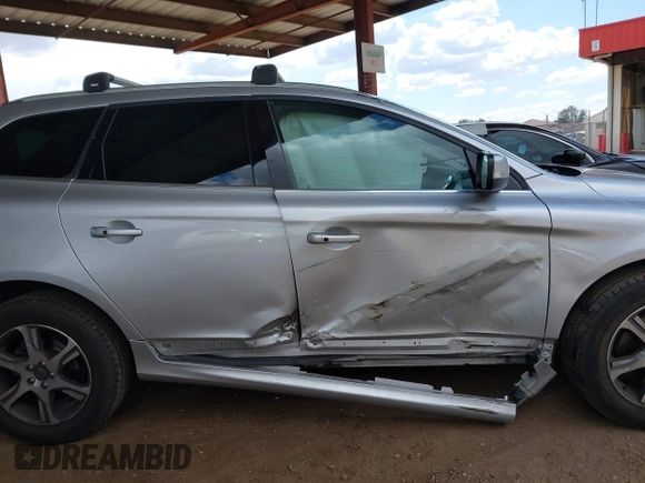 2015 Volvo XC60 T6 Platinum с VIN YV4902RMXF2719971, выставлен на аукционе IAAI как лот 41970301 с пробегом 63 399 миль миль и . История ставок и продаж доступна на DreamBid. Изображение 13.