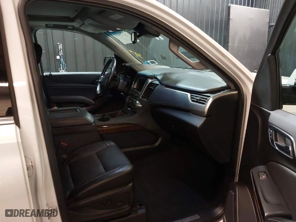 2019 Chevrolet Suburban LT with VIN 1GNSKHKC0KR211729, listed as a IAAI auction lot 41759414 with NaN miles. Bid and sale history available at carsss.com. Image 5.