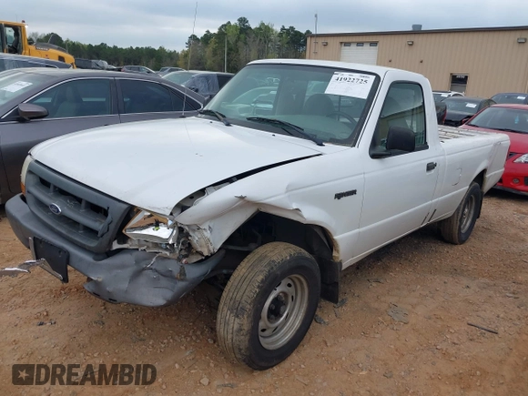 2000 Ford Ranger XL with VIN 1FTYR10C8YTA95720, listed as a IAAI auction lot 41922725 with 243,911 mi miles. Bid and sale history available at carsss.com. Image 2.