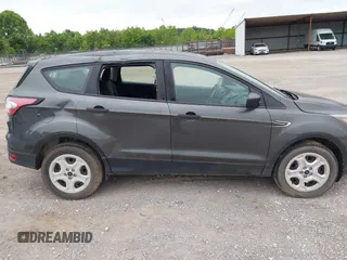 2018 Ford Escape S с VIN 1FMCU0F79JUA99011, выставлен на аукционе IAAI как лот 42504915 с пробегом 65 552 миль миль и . История ставок и продаж доступна на DreamBid. Изображение 13.