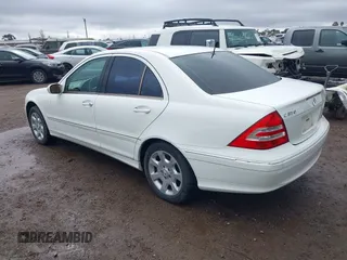 2006 Mercedes-Benz C 230 Sport z VIN WDBRF56H06F735744, wystawiony jako IAAI lot #41527959 z przebiegiem 238 665 mil mil oraz . Historia ofert i sprzedaży dostępna na DreamBid. Obrazek 3.