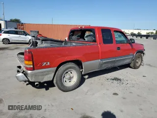 2000 Chevrolet Silverado 1500 LS with VIN 2GCEC19V4Y1223109, listed as a Copart auction lot 53562275 with 180,352 mi miles and Salvage Title. Bid and sale history available at carsss.com. Image 3.