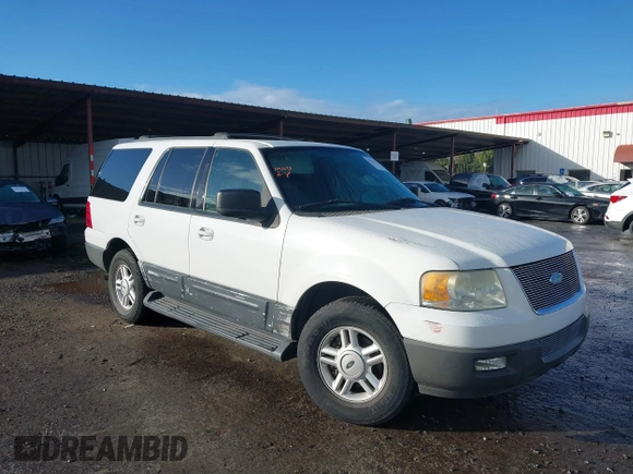 2004 Ford Expedition Special Service with VIN 1FMRU15W04LA07318, listed as a IAAI auction lot 41522727 with 231,051 mi miles. Bid and sale history available at carsss.com. Image 6.