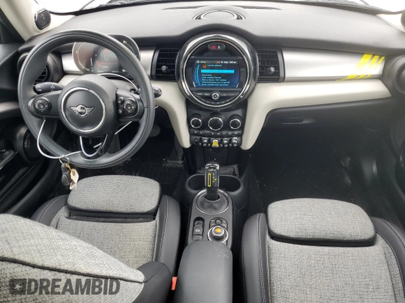 2020 MINI Hardtop Cooper SE with VIN WMWXP3C08L2M32462, listed as a Copart auction lot 88352115 with 19,390 mi miles and Clean Title. Bid and sale history available at DreamBid. Image 8.