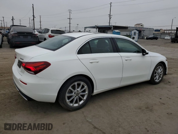 2021 Mercedes-Benz A 220 z VIN W1K3G4FB0MJ314147, wystawiony jako Copart lot #59984445 z przebiegiem 37 304 mil mil oraz Szkoda całkowita • Salvage title. Historia ofert i sprzedaży dostępna na DreamBid. Obrazek 3.
