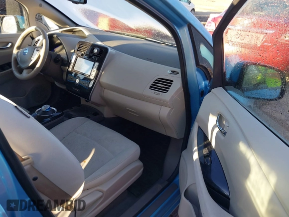 2015 Nissan LEAF SV with VIN 1N4AZ0CP1FC318788, listed as a IAAI auction lot 41572300 with 144,452 mi miles. Bid and sale history available at carsss.com. Image 5.