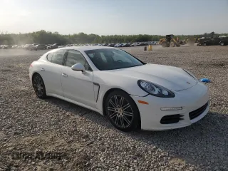 2015 Porsche Panamera 4 with VIN WP0AA2A74FL005704, listed as a Copart auction lot 52975975 with 72,167 mi miles and Salvage Title. Bid and sale history available at DreamBid. Image 4.