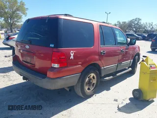 2004 Ford Expedition Special Service with VIN 1FMPU16L84LB04455, listed as a IAAI auction lot 41736767 with 286,292 mi miles. Bid and sale history available at carsss.com. Image 4.
