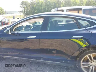 2014 Tesla Model S 60 с VIN 5YJSA1H14EFP44251, выставлен на аукционе IAAI как лот 42267250 с пробегом 60 560 миль миль и . История ставок и продаж доступна на DreamBid. Изображение 15.