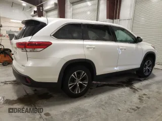 2019 Toyota Highlander LE with VIN 5TDBZRFH7KS737812, listed as a Copart auction lot 42648664 with 42,251 mi miles and Non repairable. Bid and sale history available at DreamBid. Image 3.