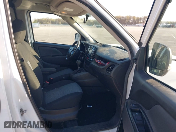 2017 Ram ProMaster City Cargo Tradesman z VIN ZFBERFAB0H6D59068, wystawiony jako IAAI lot #42040769 z przebiegiem 126 308 mil mil oraz . Historia ofert i sprzedaży dostępna na DreamBid. Obrazek 5.