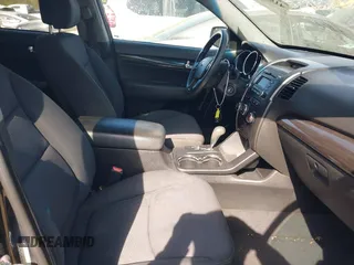 2011 Kia Sorento LX with VIN 5XYKT4A22BG123397, listed as a IAAI auction lot 41890456 with 173,669 mi miles. Bid and sale history available at carsss.com. Image 5.