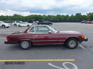 1985 Mercedes-Benz 380 z VIN WDBBA45C0FA026342, wystawiony jako IAAI lot #42197536 z przebiegiem 116 373 mil mil oraz . Historia ofert i sprzedaży dostępna na DreamBid. Obrazek 13.
