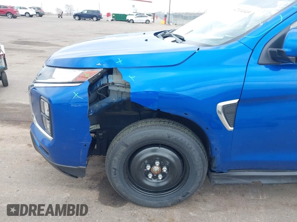 2023 Mitsubishi Outlander ES z VIN JA4ARUAUXPU001785, wystawiony jako IAAI lot #42014049 z przebiegiem 56 431 mil mil oraz . Historia ofert i sprzedaży dostępna na DreamBid. Obrazek 6.
