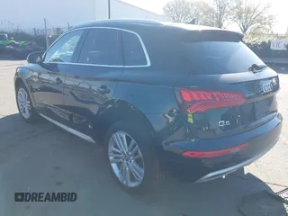 2018 Audi Q5 Premium Plus with VIN WA1BNAFY1J2126669, listed as a IAAI auction lot 41877318 with 44,397 mi miles. Bid and sale history available at carsss.com. Image 3.