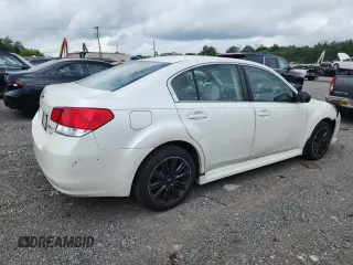2013 Subaru Legacy 2.5i z VIN 4S3BMBA60D3012844, wystawiony jako Copart lot #62875425 z przebiegiem 162 693 mil mil oraz Czysty tytuł • Clean title. Historia ofert i sprzedaży dostępna na DreamBid. Obrazek 3.