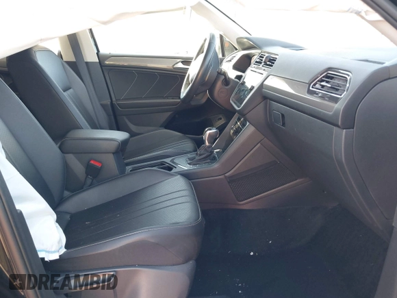 2022 Volkswagen Tiguan SE with VIN 3VV3B7AX5NM042455, listed as a IAAI auction lot 41848427 with 44,631 mi miles and . Bid and sale history available at DreamBid. Image 5.