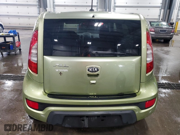 2013 Kia Soul + z VIN KNDJT2A62D7525522, wystawiony jako Copart lot #55583425 z przebiegiem 170 235 mil mil oraz Szkoda całkowita • Salvage title. Historia ofert i sprzedaży dostępna na DreamBid. Obrazek 6.