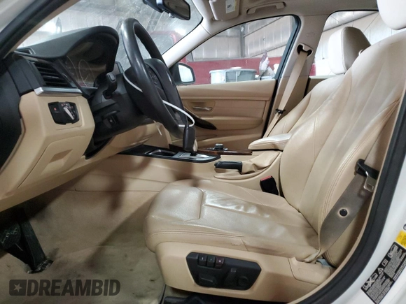2013 BMW 3 Series 328i xDrive z VIN WBA3B5C5XDF596312, wystawiony jako Copart lot #88660715 z przebiegiem 76 751 mil mil oraz Szkoda całkowita • Salvage title. Historia ofert i sprzedaży dostępna na DreamBid. Obrazek 7.