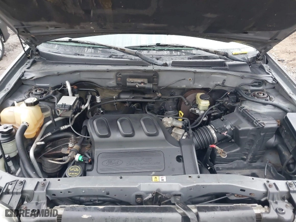 2004 Ford Escape XLT with VIN 1FMYU93134KA37307, listed as a IAAI auction lot 41514916 with 207,522 mi miles. Bid and sale history available at carsss.com. Image 10.