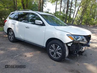 2018 Nissan Pathfinder SV z VIN 5N1DR2MM1JC636471, wystawiony jako IAAI lot #42596915 z przebiegiem 60 802 mil mil oraz . Historia ofert i sprzedaży dostępna na DreamBid. Obrazek 1.