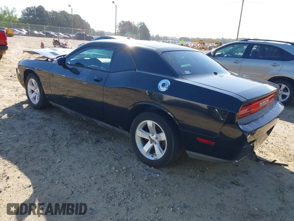 2013 Dodge Challenger SXT z VIN 2C3CDYAG4DH718894, wystawiony jako IAAI lot #42156336 z przebiegiem 153 000 mil mil oraz . Historia ofert i sprzedaży dostępna na DreamBid. Obrazek 3.