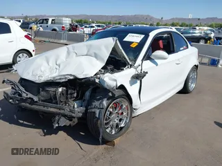 2008 BMW 1 Series 135i с VIN WBAUC73588VF22236, выставлен на аукционе IAAI как лот 42463013 с пробегом 127 215 миль миль и . История ставок и продаж доступна на DreamBid. Изображение 2.