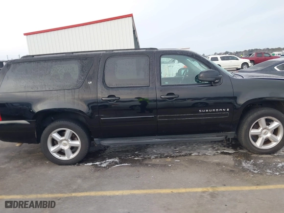 2008 Chevrolet Suburban LTZ with VIN 1GNFC16048J195872, listed as a IAAI auction lot 41389825 with 207,421 mi miles. Bid and sale history available at carsss.com. Image 14.