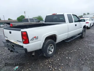 2005 Chevrolet Silverado 3500 z VIN 1GCHK39U75E196856, wystawiony jako IAAI lot #42270278 z przebiegiem Nie podano mil oraz . Historia ofert i sprzedaży dostępna na DreamBid. Obrazek 4.