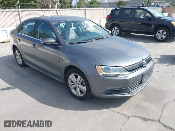 2013 Volkswagen Jetta Hybrid SE with VIN 3VW637AJ3DM305798, listed as a IAAI auction lot 42736297 with 156,972 mi miles and . Bid and sale history available at DreamBid. Image 1.