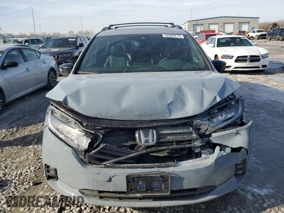 2024 Honda Odyssey Sport with VIN 5FNRL6H7XRB041866, listed as a Copart auction lot 42569215 with 12,393 mi miles and Salvage Title. Bid and sale history available at DreamBid. Image 5.