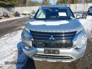 2022 Mitsubishi Outlander SEL z VIN JA4J4VA83NZ088131, wystawiony jako IAAI lot #41401945 z przebiegiem 15 617 mil mil oraz . Historia ofert i sprzedaży dostępna na DreamBid. Obrazek 12.