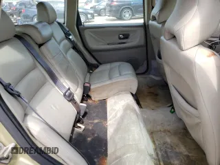 1999 Volvo V70 with VIN YV1LW55A2X2555888, listed as a Copart auction lot 58222784 with 205,133 mi miles and Salvage title. Bid and sale history available at DreamBid. Image 11.