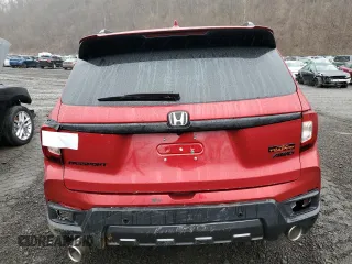 2024 Honda Passport TrailSport with VIN 5FNYF8H64RB019688, listed as a Copart auction lot 52196585 with 14,943 mi miles and Salvage Title. Bid and sale history available at carsss.com. Image 6.