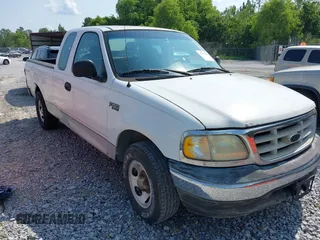 2003 Ford F-150 XL z VIN 1FTRX17203NB20937, wystawiony jako IAAI lot #42396166 z przebiegiem 239 737 mil mil oraz . Historia ofert i sprzedaży dostępna na DreamBid. Obrazek 1.